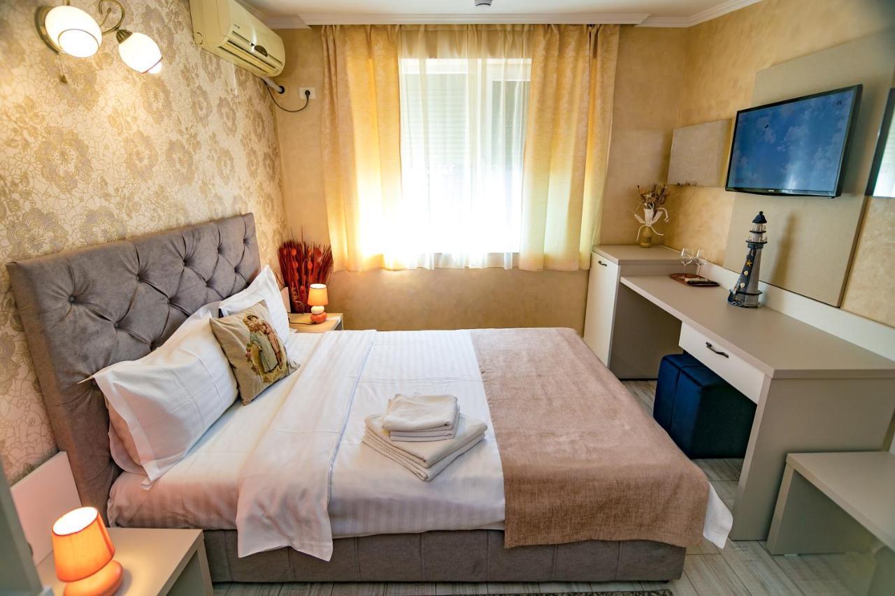 Hotel Floare De Iris Vama Veche Zewnętrze zdjęcie